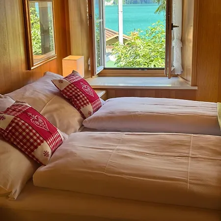 Domek alpejski Lakeview Swiss With Hot Tub Near Interlaken Niederried bei Interlaken