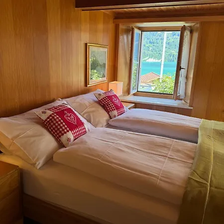 Chalé Lakeview Swiss With Hot Tub Near Interlaken *