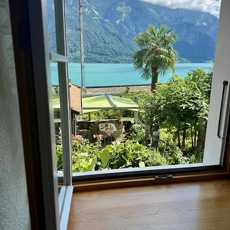 Lakeview Swiss With Hot Tub Near Interlaken Dağ evi