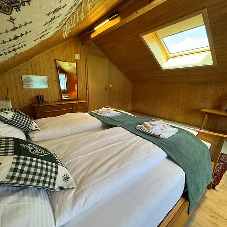 Lakeview Swiss With Hot Tub Near Interlaken Dağ evi Niederried bei Interlaken