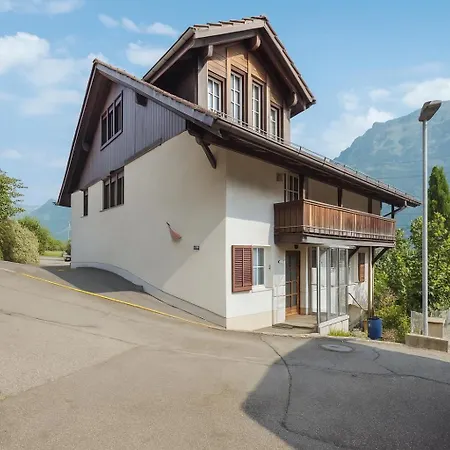 Lakeview Swiss With Hot Tub Near Interlaken Domek alpejski *