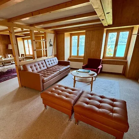 Domek alpejski Lakeview Swiss With Hot Tub Near Interlaken *