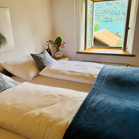 Lakeview Swiss With Hot Tub Near Interlaken Domek alpejski *